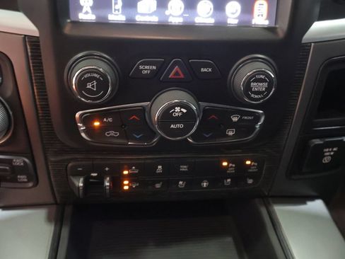 Used 2015 RAM 1500 Limited AWD/4WD image 9