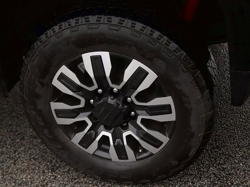 Used 2024 GMC Sierra 2500 Denali Ultimate image 8