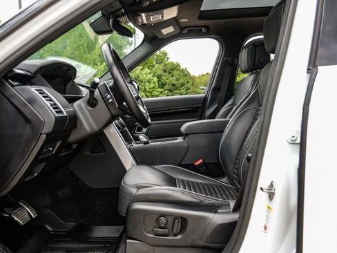Used 2023 Land Rover Discovery HSE R-Dynamic AWD/4WD image 3