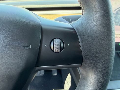 Used 2023 Tesla Model Y Long Range AWD/4WD image 19