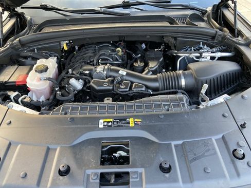 Used 2024 Jeep Grand Cherokee Altitude RWD image 27