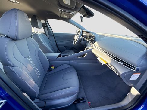 New 2025 Hyundai Elantra SEL image 20