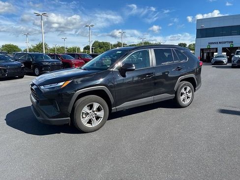 Used 2025 Toyota RAV4 XLE AWD/4WD image 15