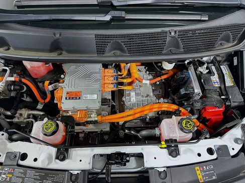 Used 2023 Chevrolet Bolt LT image 31