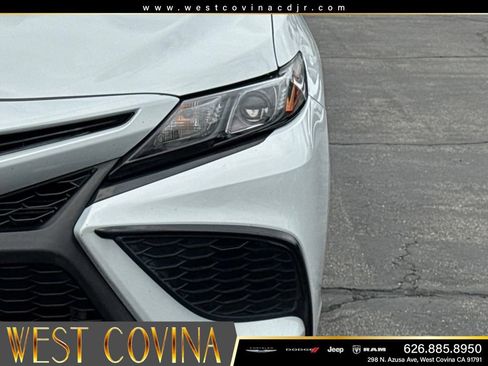 Used 2024 Toyota Camry SE FWD image 12