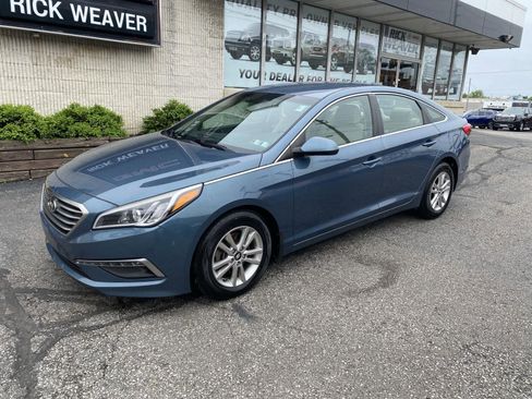 Used 2015 Hyundai Sonata SE w/ Option Group 09 FWD image 2