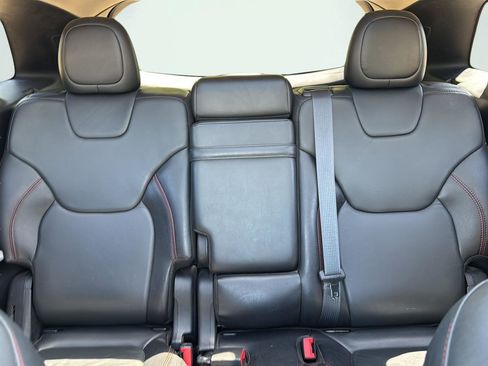 Used 2015 Jeep Cherokee Trailhawk w/ Comfort/Convenience Group AWD/4WD image 19