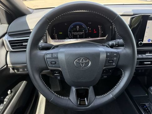 Used 2026 Toyota Camry SE FWD image 13