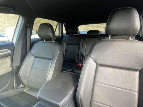 Used 2023 Volkswagen Atlas Cross Sport SE AWD/4WD image 15