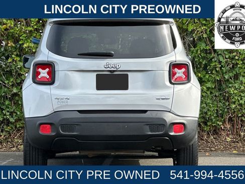 Used 2017 Jeep Renegade Latitude image 4