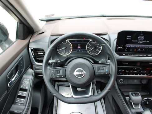 Certified 2023 Nissan Rogue SL w/ SL Premium Package AWD/4WD image 23