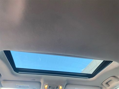 Used 2022 Toyota Highlander XLE image 29