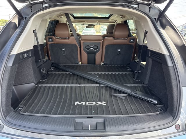 Used 2025 Acura MDX w/ Technology Package FWD image 10