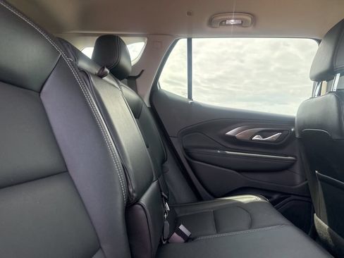 Used 2024 GMC Terrain SLT w/ Infotainment Package II AWD/4WD image 29