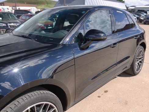 Used 2020 Porsche Macan S AWD/4WD image 7