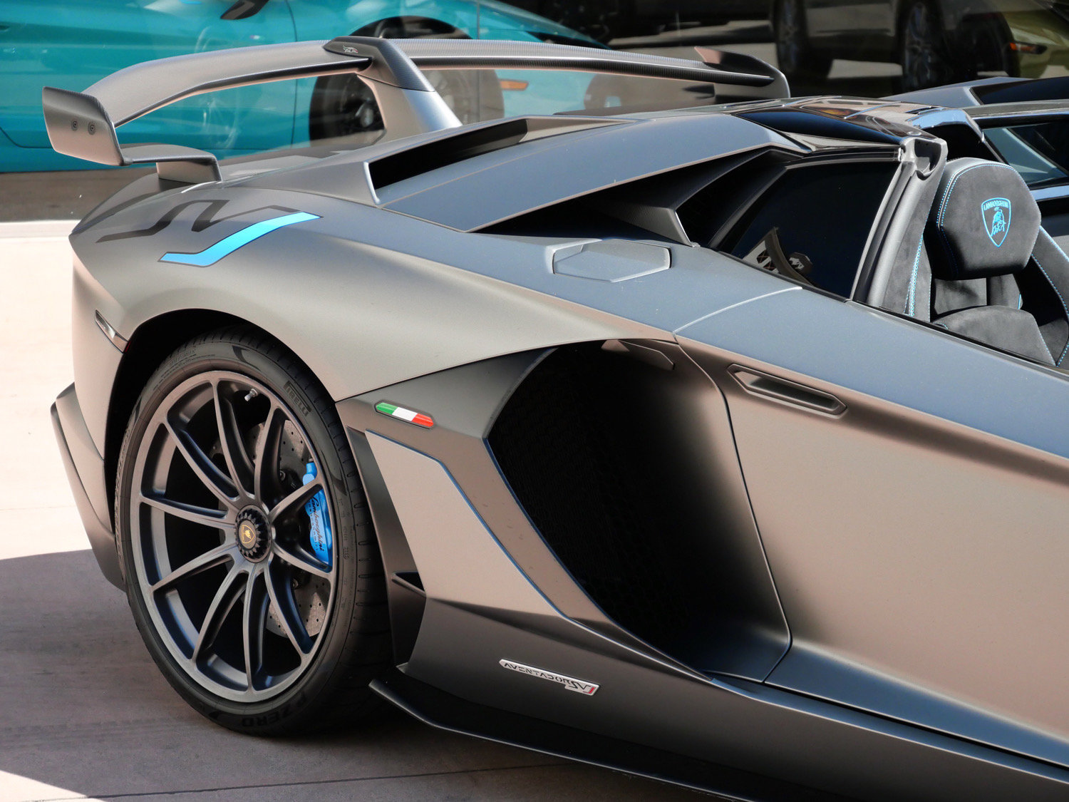 Used 2020 Lamborghini Aventador SVJ AWD/4WD image 19