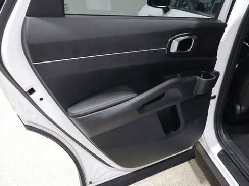 Used 2024 Kia Sorento S AWD/4WD image 19