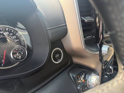 Used 2022 RAM 1500 Laramie AWD/4WD image 30