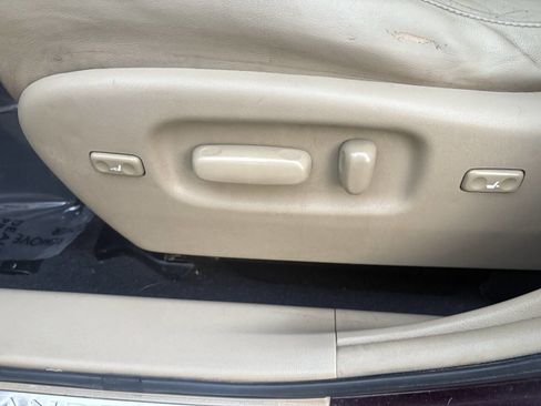 Used 2012 Toyota Highlander Limited w/ Tow Pkg image 18