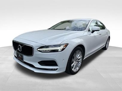 Used 2018 Volvo S90 T6 Momentum w/ Convenience Package