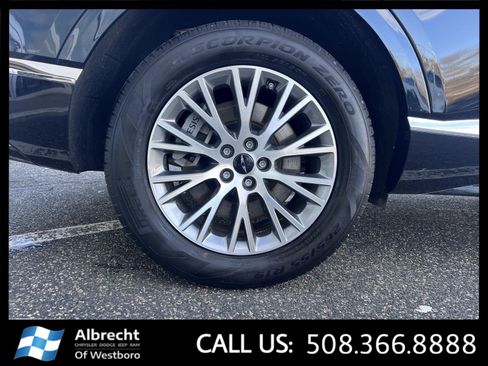 Used 2025 Genesis GV80 2.5T Standard image 33