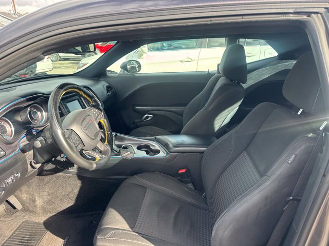 Used 2015 Dodge Challenger SXT RWD image 9