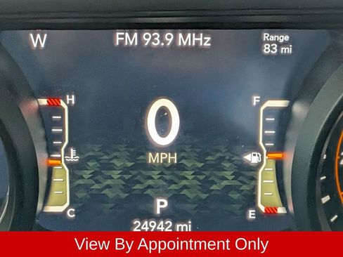 Used 2025 Jeep Wrangler Unlimited Rubicon w/ Convenience Group AWD/4WD image 13