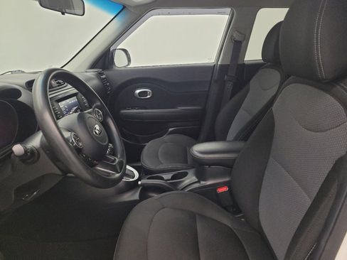 Used 2018 Kia Soul + FWD image 17