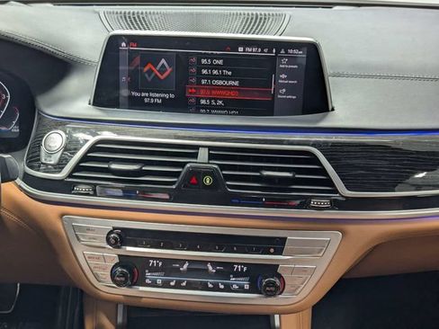 Used 2021 BMW 750i xDrive w/ Luxury Rear Seating Package AWD/4WD image 12