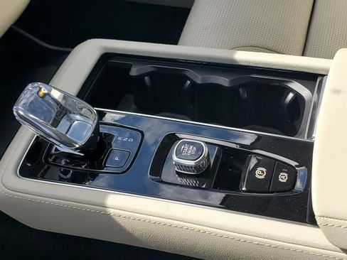 New 2026 Volvo XC90 T8 Ultra w/ Protection Package Premier AWD/4WD image 25