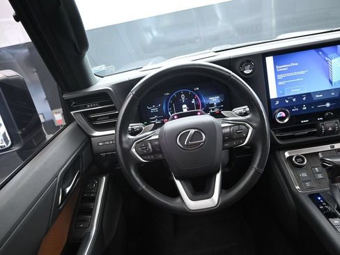 Certified 2024 Lexus GX 550 w/ Accessory Package (31) AWD/4WD image 29