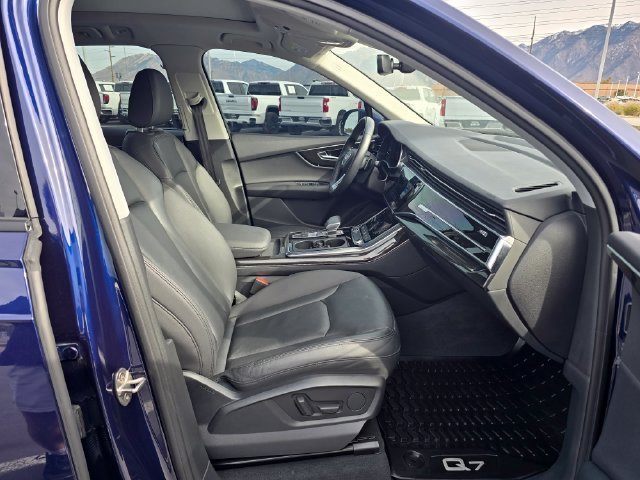 Used 2022 Audi Q7 3.0T Premium w/ Convenience Package AWD/4WD image 32