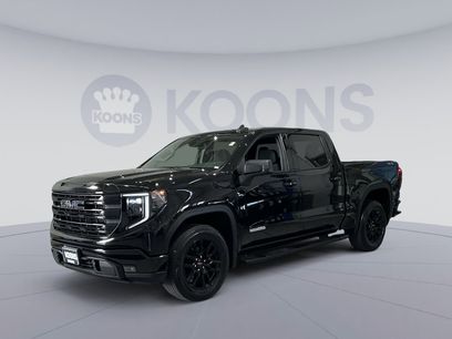 Used 2022 GMC Sierra 1500 Elevation w/ LPO, Elevation Black Package