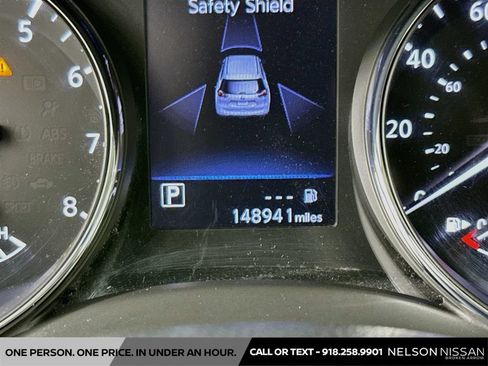 Used 2018 Nissan Rogue SV w/ Sun & Sound Touring Package FWD image 12