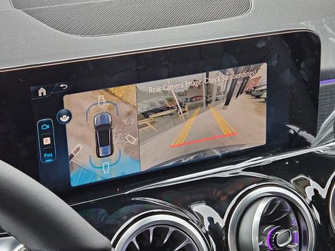 New 2026 Mercedes-Benz GLB 250 4MATIC image 21