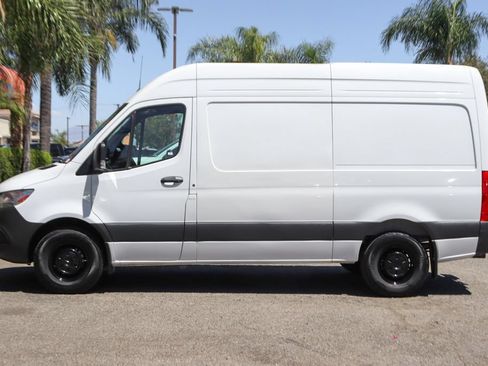 Used 2025 Mercedes-Benz Sprinter 2500 image 5