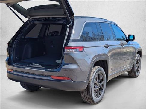 New 2026 Jeep Grand Cherokee Altitude AWD/4WD image 2