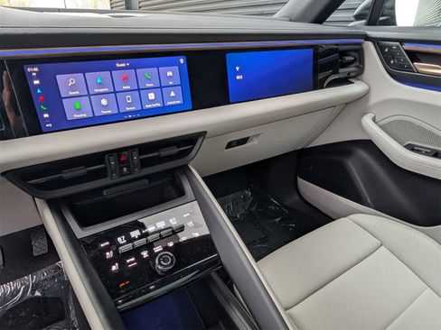 Used 2024 Porsche Macan 4 Electric image 15