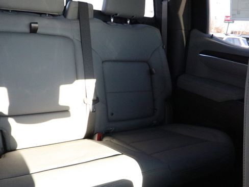 New 2026 GMC Sierra 1500 SLT image 12