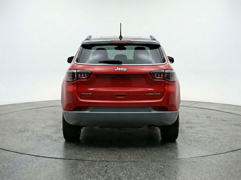 Used 2025 Jeep Compass Trailhawk AWD/4WD image 7