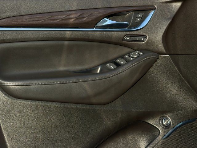 Used 2023 Buick Enclave Avenir w/ Avenir Technology Package FWD image 12