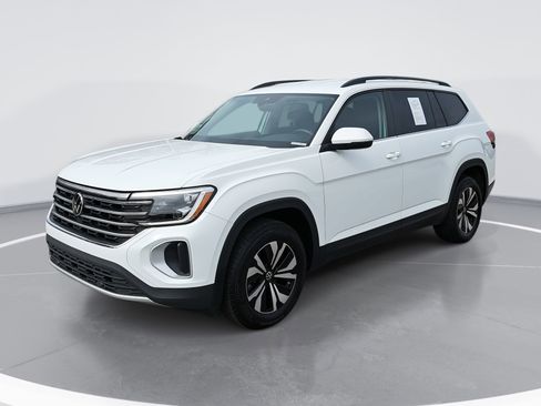 Certified 2025 Volkswagen Atlas SE image 7