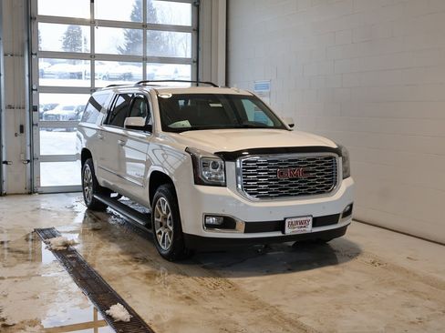 Used 2019 GMC Yukon XL Denali image 2