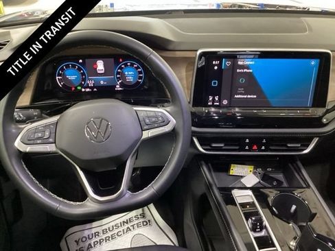 Used 2024 Volkswagen Atlas SE AWD/4WD image 6