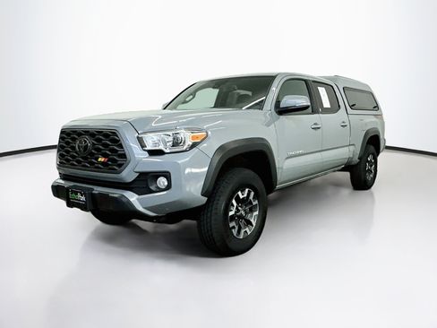 Used 2021 Toyota Tacoma TRD Off-Road w/ Technology Package AWD/4WD image 3