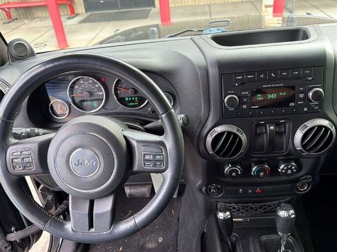 Used 2013 Jeep Wrangler Sport AWD/4WD image 4