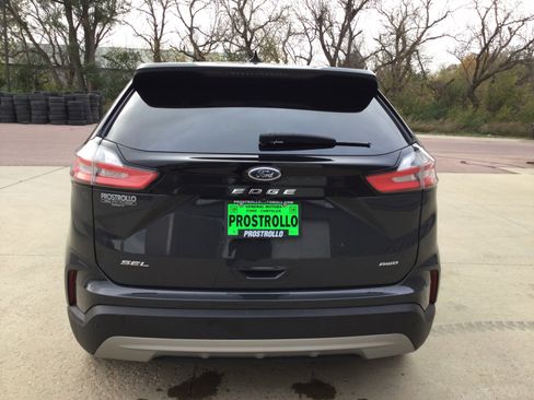 Used 2021 Ford Edge SEL w/ Convenience Package image 4