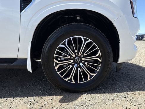 New 2026 Nissan Armada SL w/ Convenience Package image 9