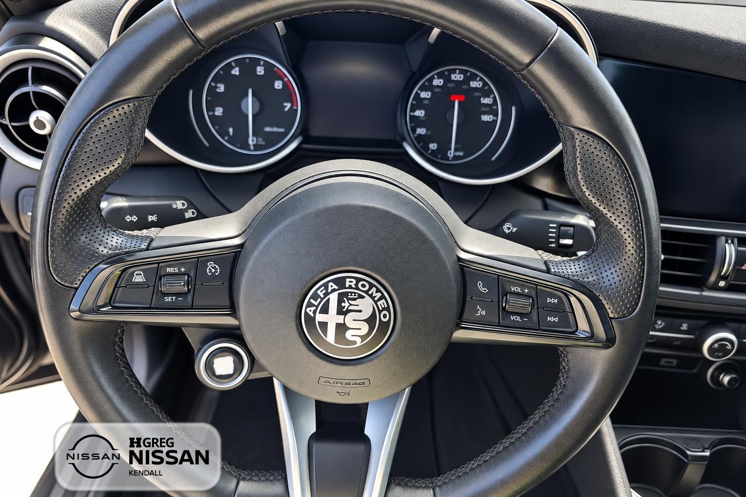 Used 2022 Alfa Romeo Giulia Ti RWD image 8