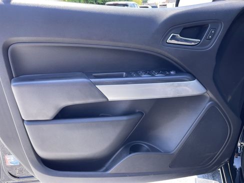 Used 2016 Chevrolet Colorado LT w/ LT Convenience Package AWD/4WD image 10